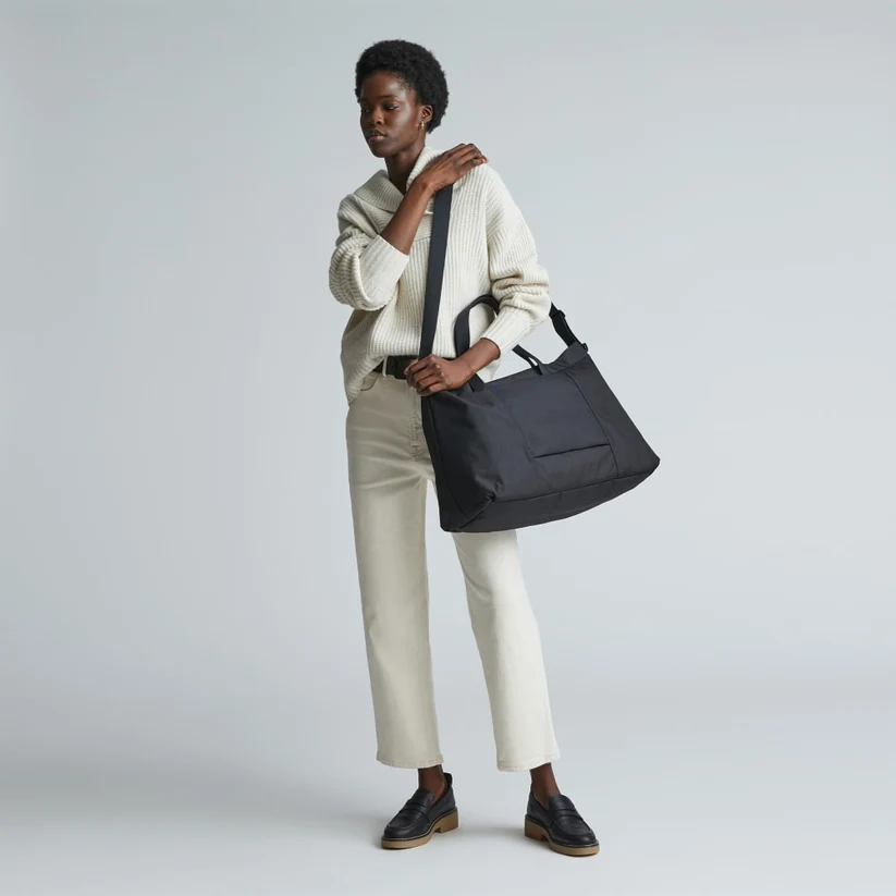 Everlane ReNew Transit Weekender bag